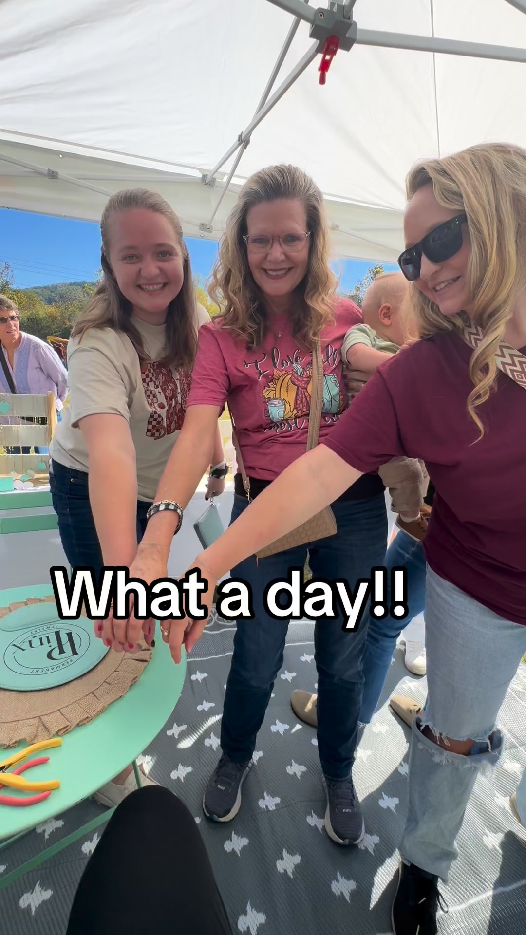 Still smiling from this weekend! 54 pieces linked, countless memories made. Do more of what brings you JOY — it shines through every single time. 💕 #DoWhatYouLove #Bloom2BeYou #PermanentJewelry #FestivalVibes